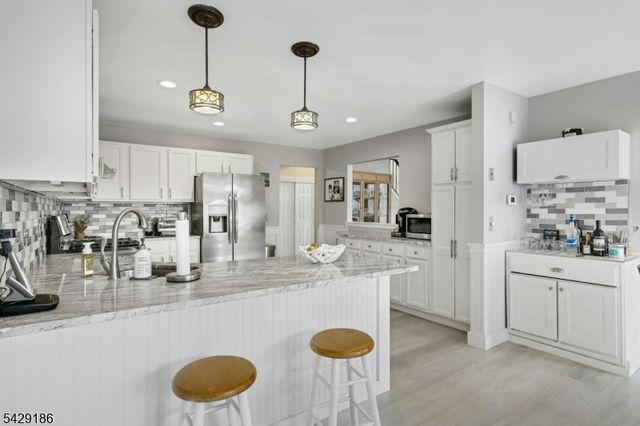 11 Bradford Ter, Boonton Twp., NJ 07005