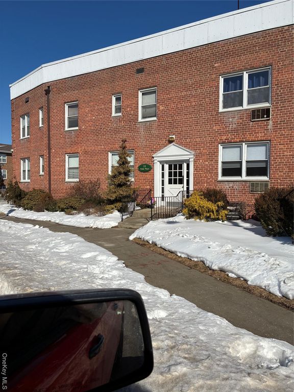 11 park place 1F, Rockville Centre, NY 11570