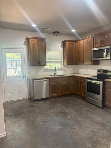 741 SE 23rd Street, Paris, TX 75460