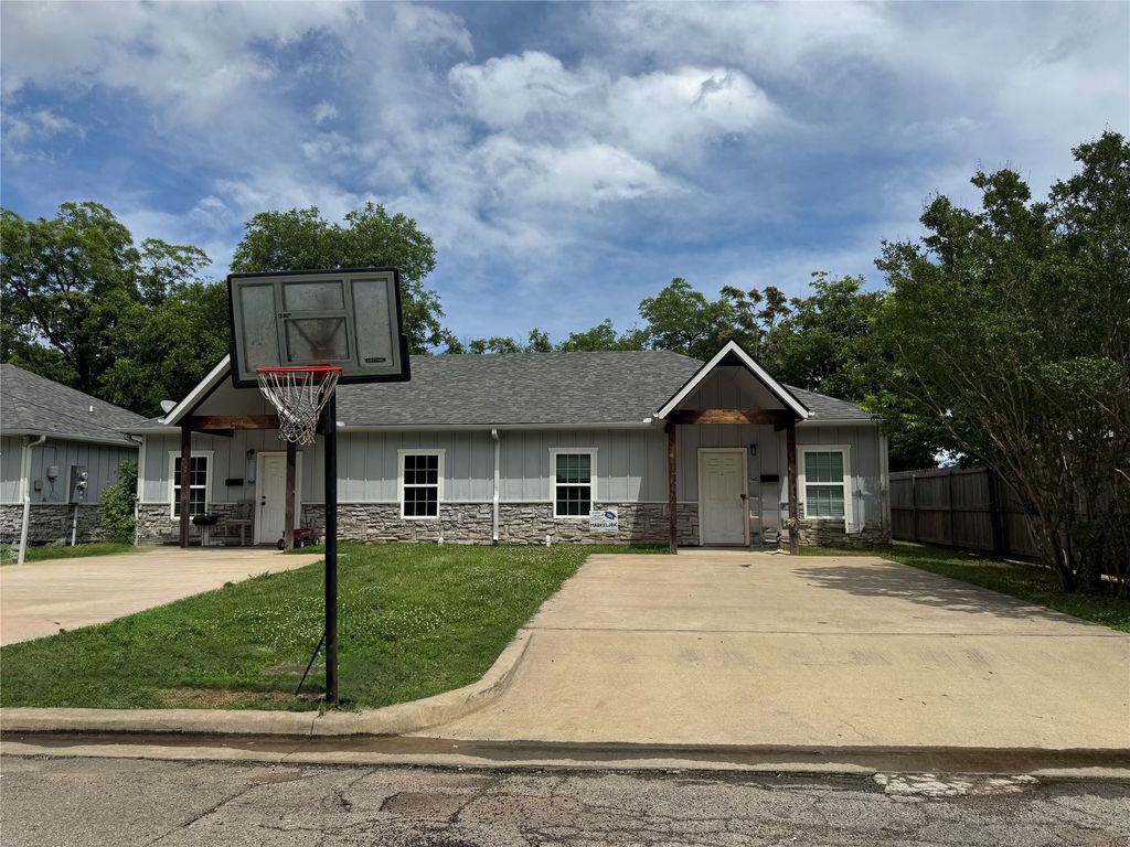 741 SE 23rd Street, Paris, TX 75460
