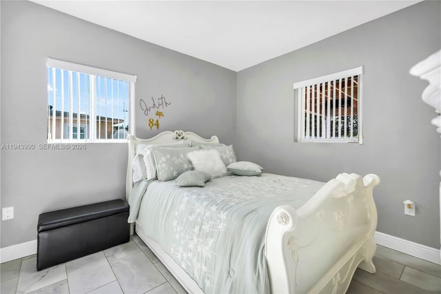 17800 NW 37 TH AVE, Miami Gardens, FL 33056