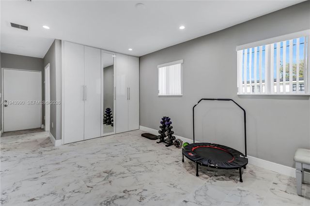 17800 NW 37 TH AVE, Miami Gardens, FL 33056