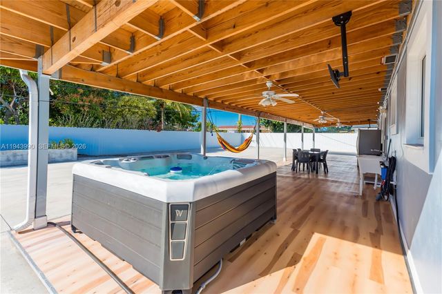 17800 NW 37 TH AVE, Miami Gardens, FL 33056