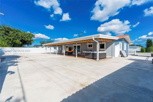 17800 NW 37 TH AVE, Miami Gardens, FL 33056