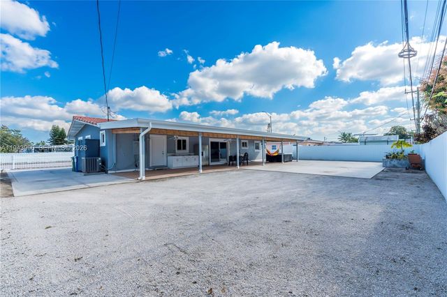 17800 NW 37 TH AVE, Miami Gardens, FL 33056