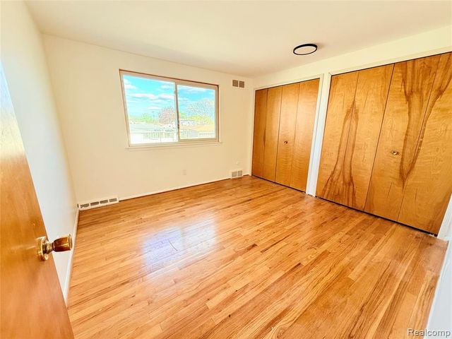 30943 Roselawn Drive, Warren, MI 48088