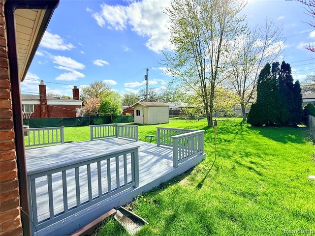 30943 Roselawn Drive, Warren, MI 48088