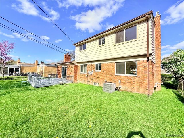 30943 Roselawn Drive, Warren, MI 48088