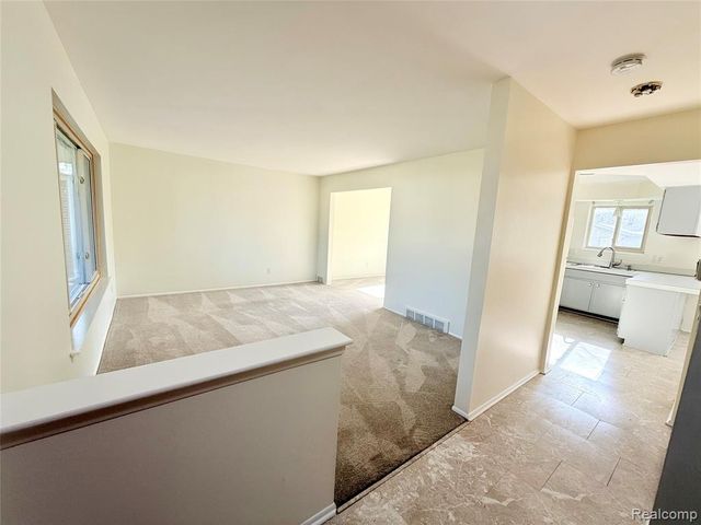 30943 Roselawn Drive, Warren, MI 48088