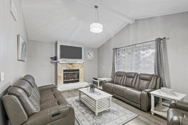 6022 S 31st STREET, Greenfield, WI 53221