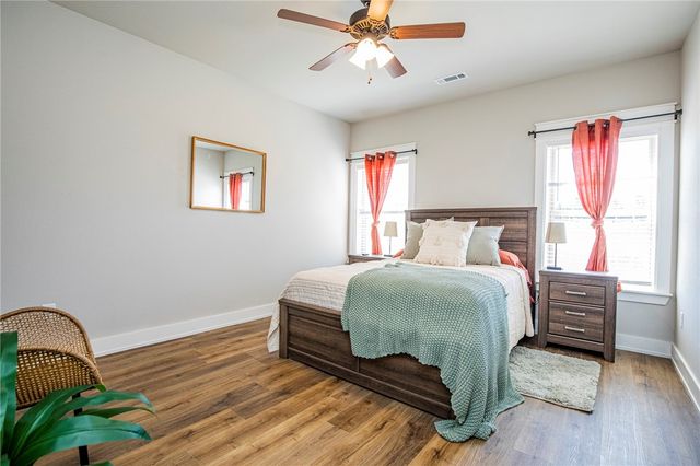 2624 N Ward Drive, Fayetteville, AR 72704