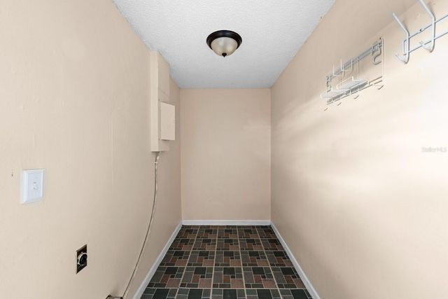 3029 CEDARIDGE DRIVE, Tampa, FL 33618