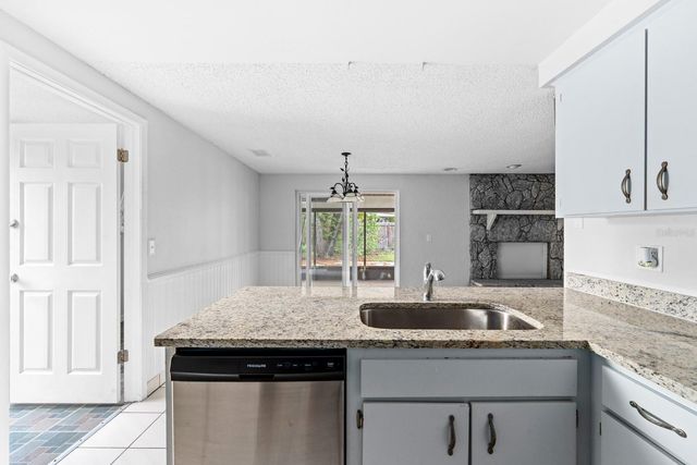 3029 CEDARIDGE DRIVE, Tampa, FL 33618