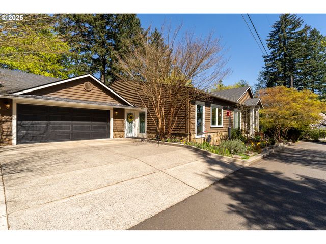 2744 Sw SHERWOOD Dr, Portland, OR 97201