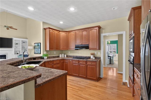 804 Catrina LN, Chesapeake, VA 23322