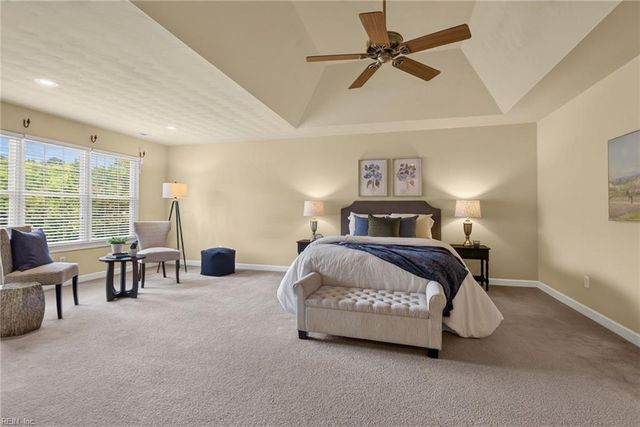 804 Catrina LN, Chesapeake, VA 23322