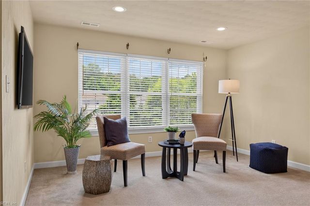 804 Catrina LN, Chesapeake, VA 23322