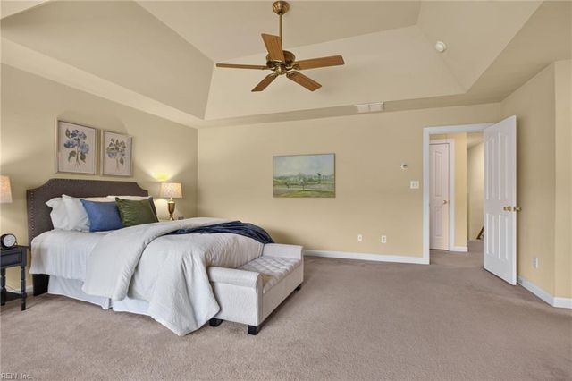 804 Catrina LN, Chesapeake, VA 23322