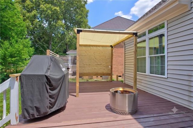 804 Catrina LN, Chesapeake, VA 23322