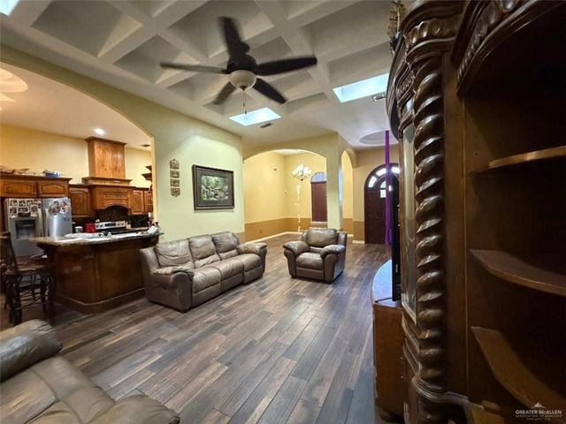 400 S Resplandor Street, Mission, TX 78572