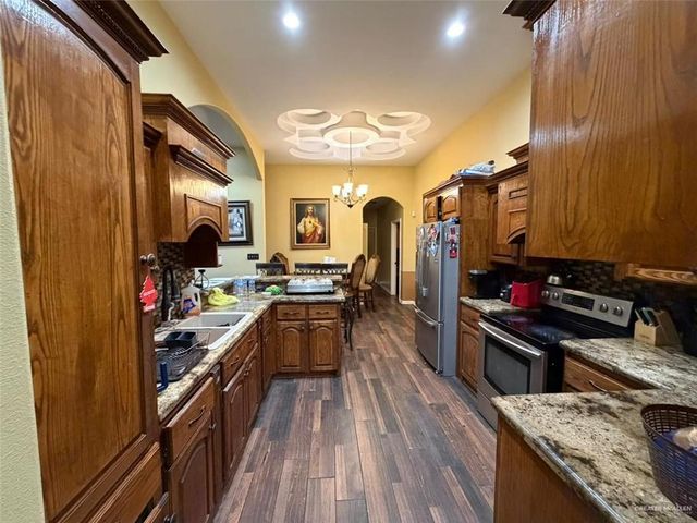 400 S Resplandor Street, Mission, TX 78572