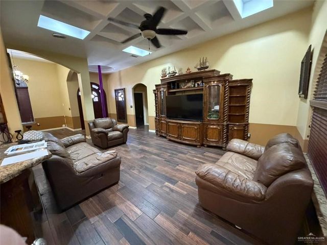 400 S Resplandor Street, Mission, TX 78572