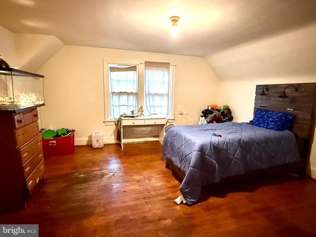 208 WOODWARD AVE, Lock Haven, PA 17745