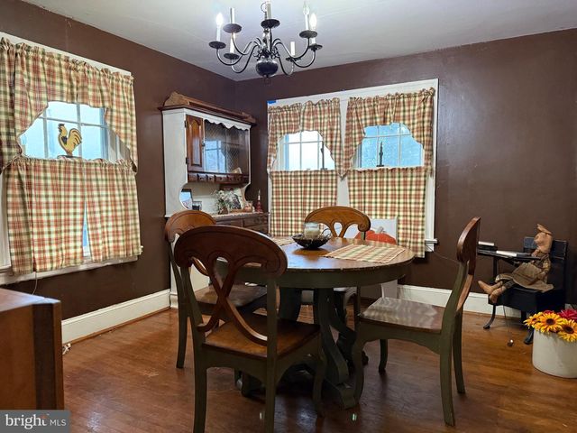 208 WOODWARD AVE, Lock Haven, PA 17745