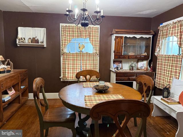 208 WOODWARD AVE, Lock Haven, PA 17745