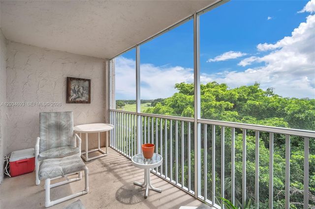 250 Jacaranda Dr 704, Plantation, FL 33324