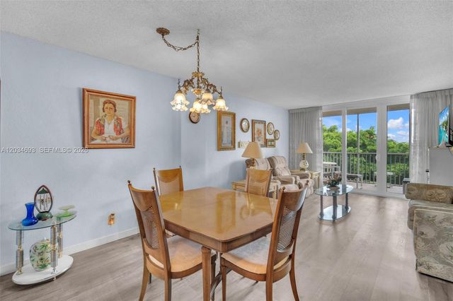250 Jacaranda Dr 704, Plantation, FL 33324
