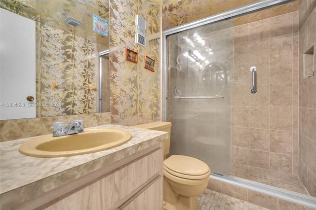 250 Jacaranda Dr 704, Plantation, FL 33324