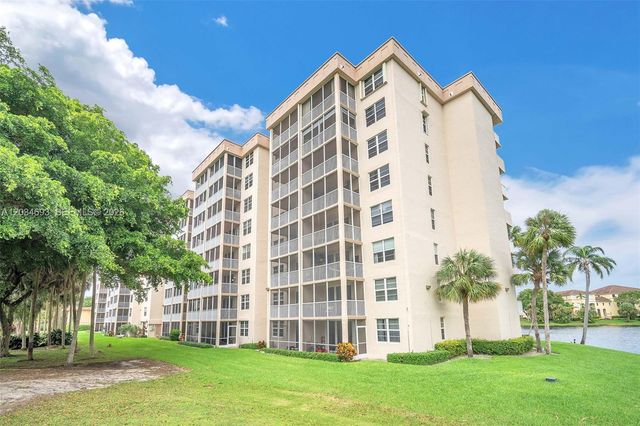250 Jacaranda Dr 704, Plantation, FL 33324