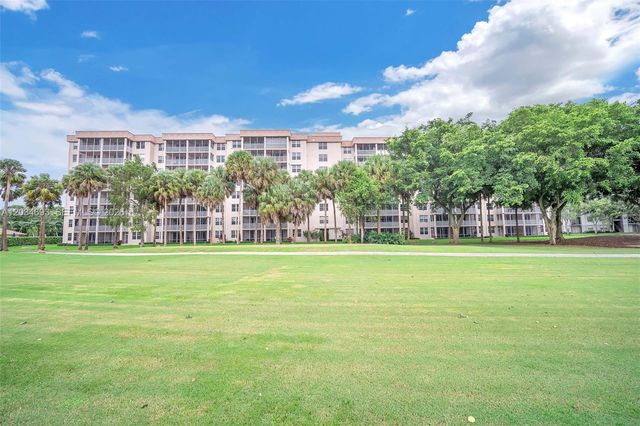 250 Jacaranda Dr 704, Plantation, FL 33324