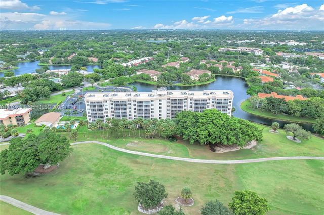 250 Jacaranda Dr 704, Plantation, FL 33324