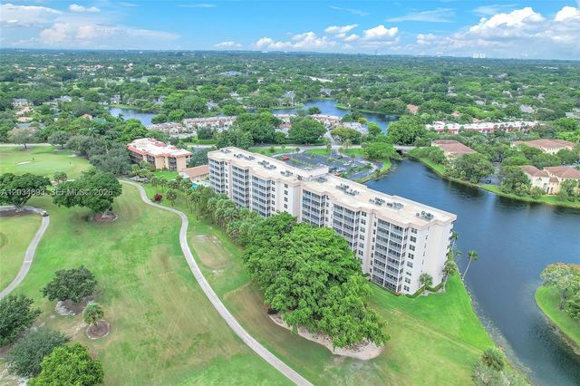 250 Jacaranda Dr 704, Plantation, FL 33324
