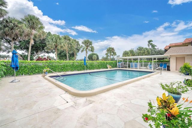 250 Jacaranda Dr 704, Plantation, FL 33324