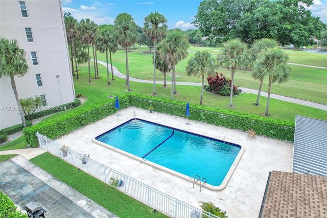 250 Jacaranda Dr 704, Plantation, FL 33324