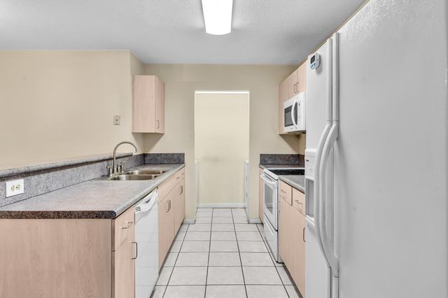 10240 NW 33rd Place, Sunrise, FL 33351