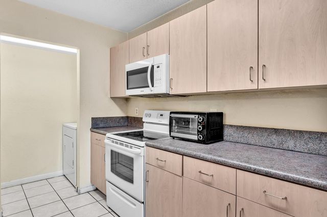 10240 NW 33rd Place, Sunrise, FL 33351