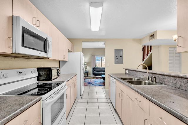 10240 NW 33rd Place, Sunrise, FL 33351