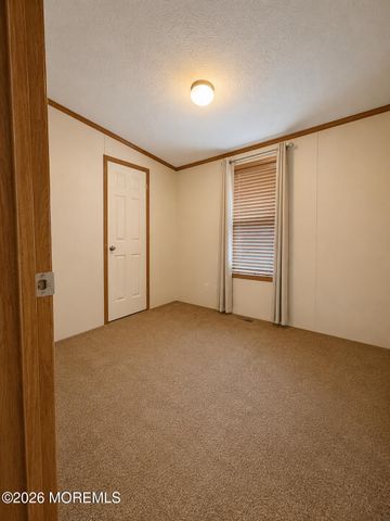 62 Stern Avenue, Hazlet, NJ 07734