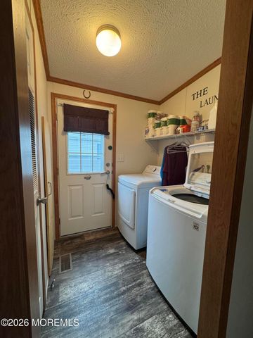 62 Stern Avenue, Hazlet, NJ 07734