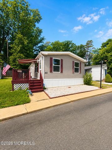 62 Stern Avenue, Hazlet, NJ 07734