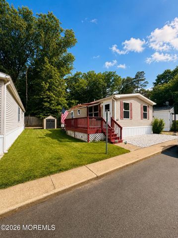 62 Stern Avenue, Hazlet, NJ 07734