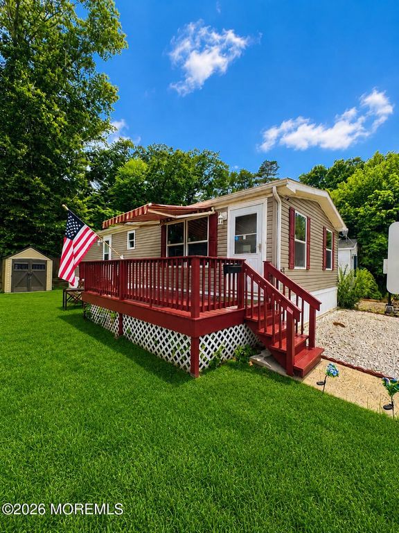 62 Stern Avenue, Hazlet, NJ 07734