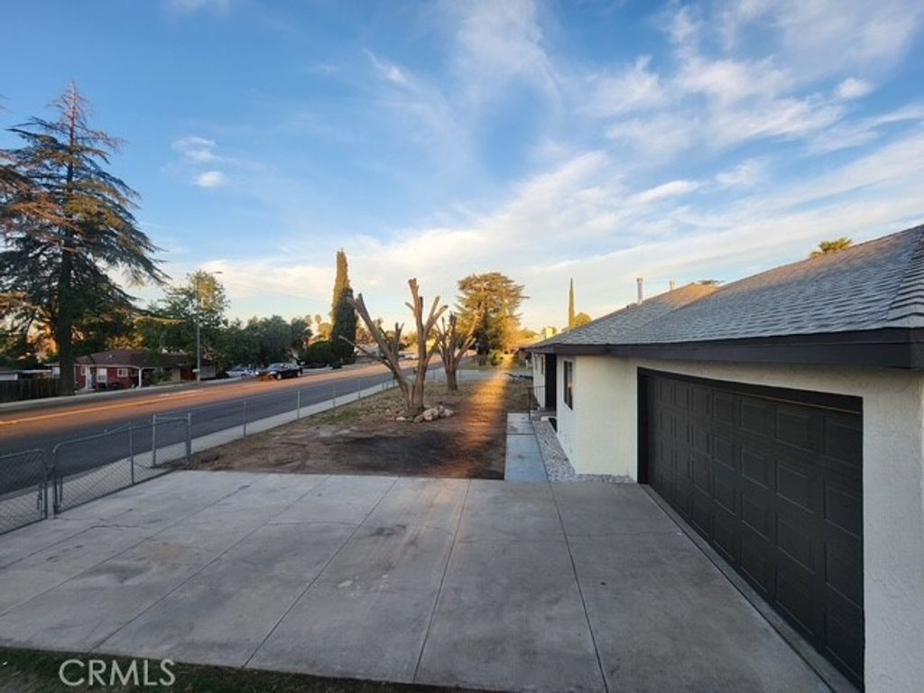 Image 4 of property listing at 693 W Wilson, Banning, CA 92220
