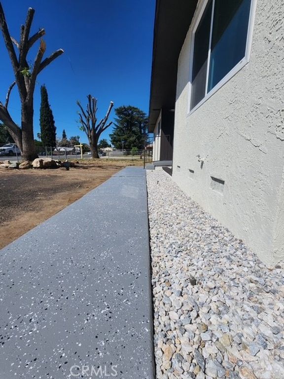 Image 6 of property listing at 693 W Wilson, Banning, CA 92220