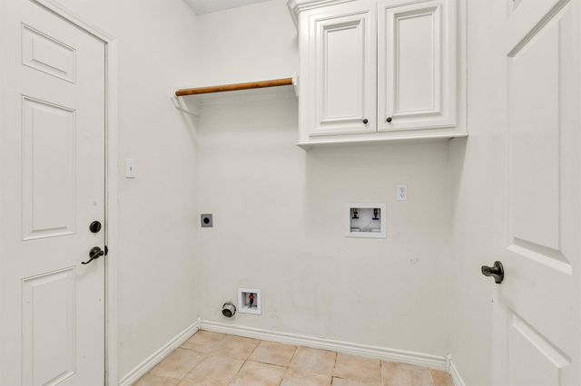 147 April Waters Drive W, Conroe, TX 77356