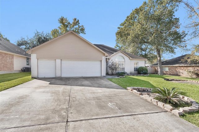 147 April Waters Drive W, Conroe, TX 77356